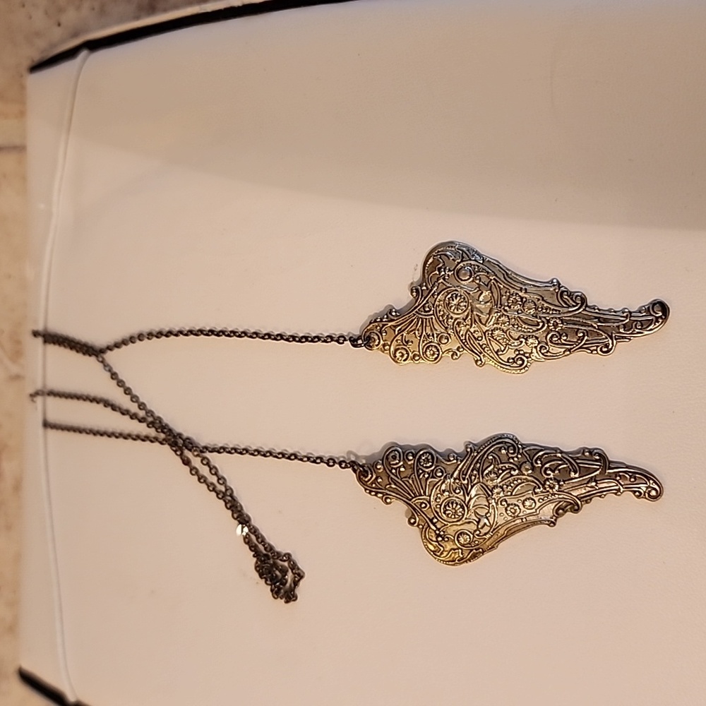 Victorian Scapular Wings